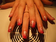 Zselés műköröm díszítés